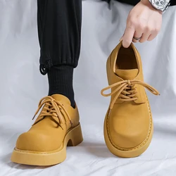 Design originale 2024 s/a New Street adolescenti Style scarpe in pelle gialla con aumento dell'altezza per abito quotidiano da uomo Hombre Casual