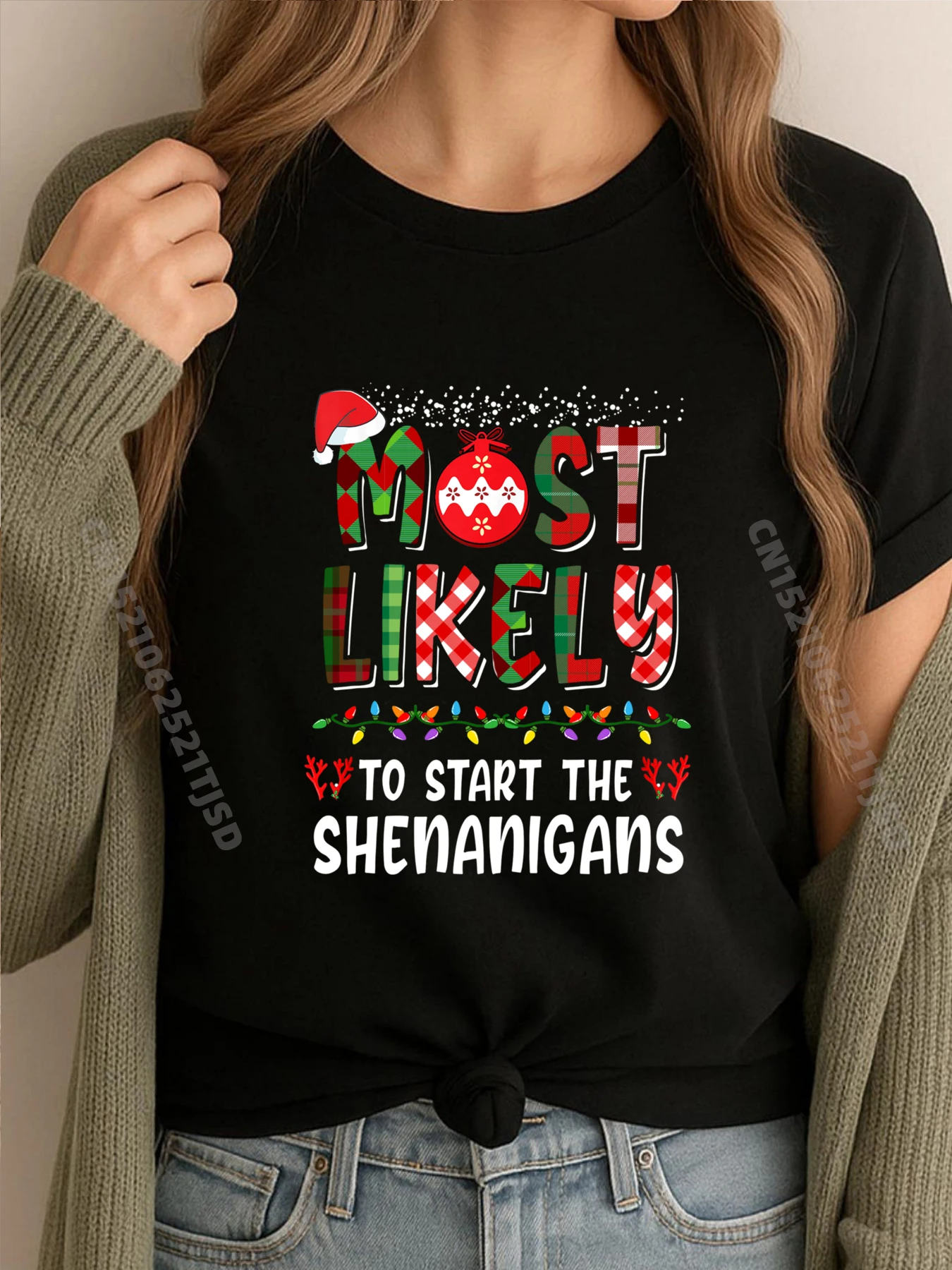 

Самая Likely Start The Shenanigans Elf Christmas Family Черная футболка унисекс с графическим рисунком Группа