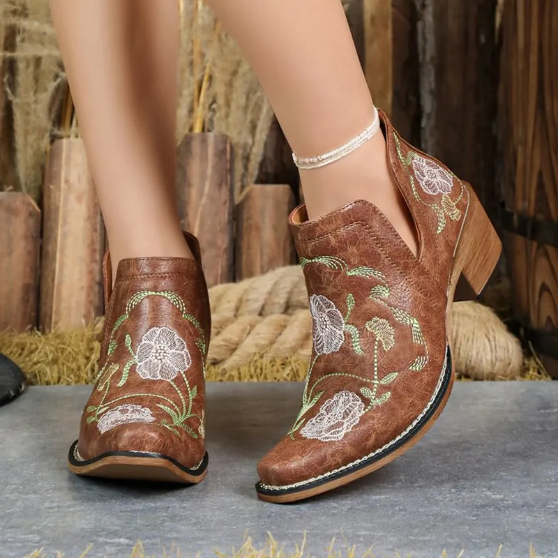 New 2027 Women's Embroidered Short Boots Retro Ethnic Style Western Boots Fashionable Thick Heel Versatile Denim Single Shoes view 5
