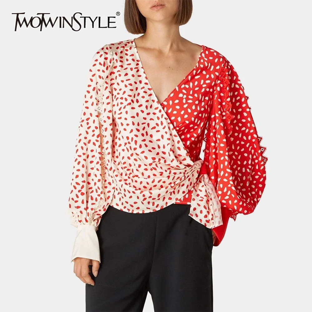 

TWOTWINSTYLE Hit Color Lantern Sleeve Shirts For Women V Neck Temperament Casual Loose Print Loose Blouse Female Fashion Style