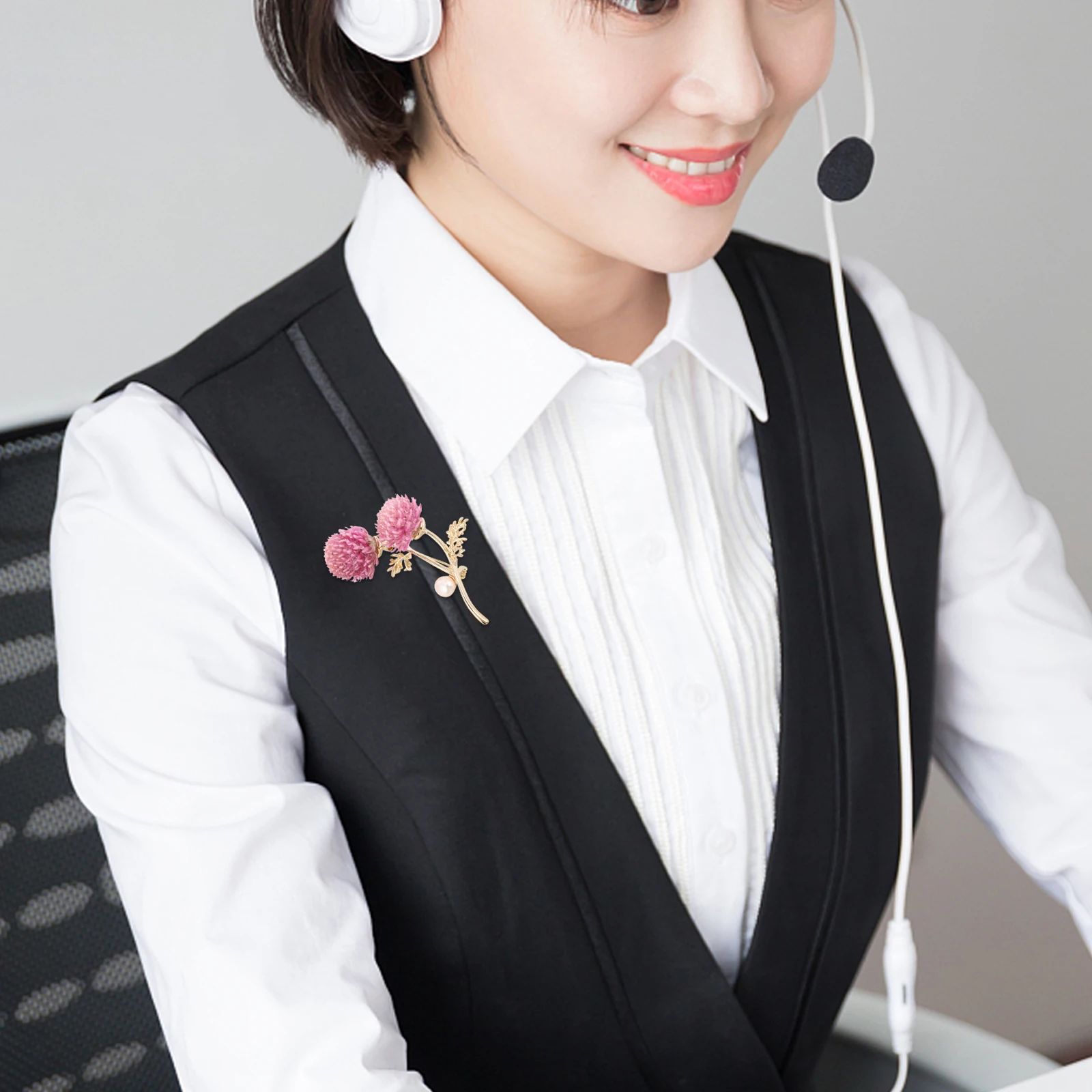 

Pink Eternal Flower Brooch Pearl Lapel Pin Scarf Shawl Clip Elegant Floral Dress Accessories Wedding Banquet Jewelry