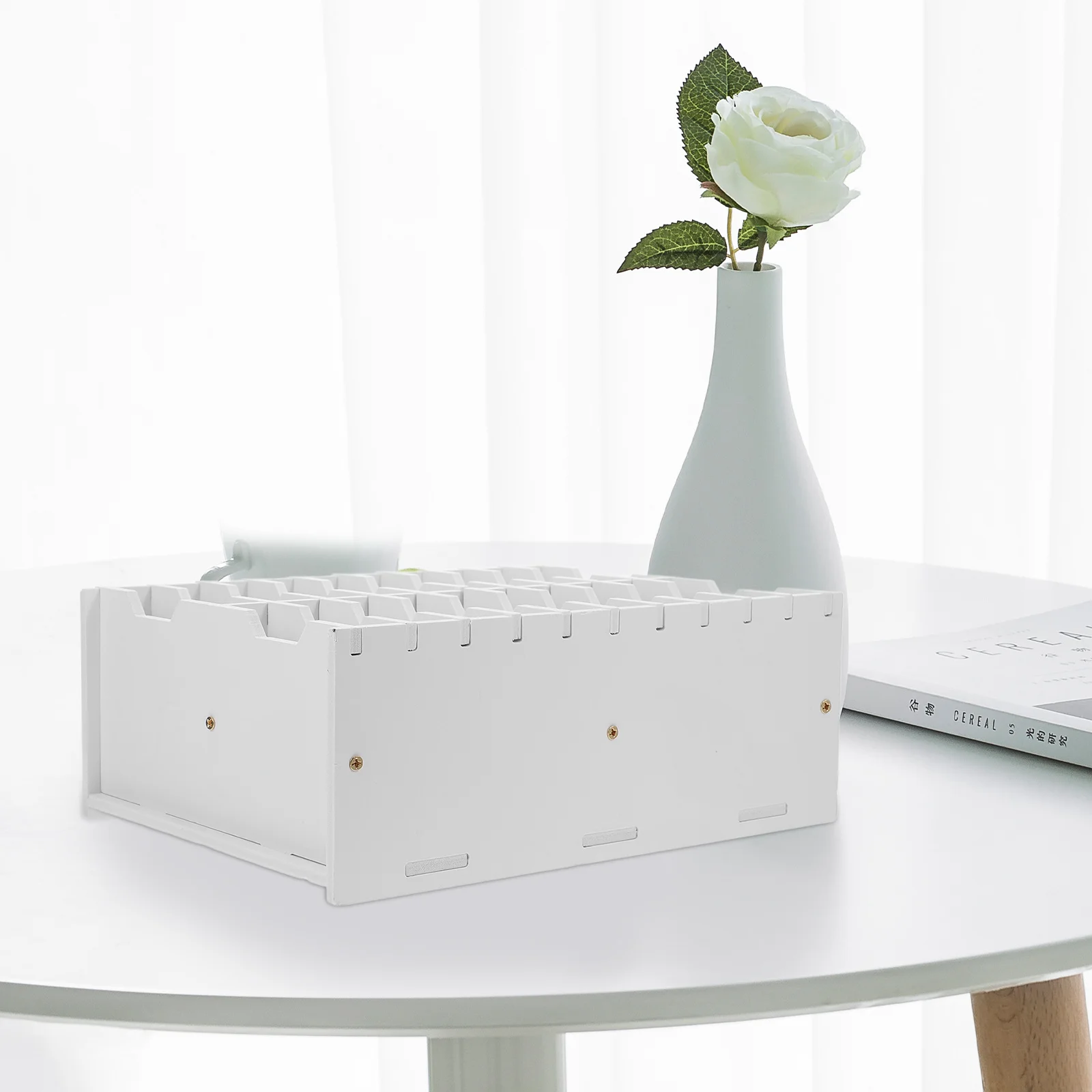 다양한 수납공간이 있는 교실용 휴대폰 홀더, 교사들을 위한 책상용 휴대폰 정리함, 정돈된 학습 공간