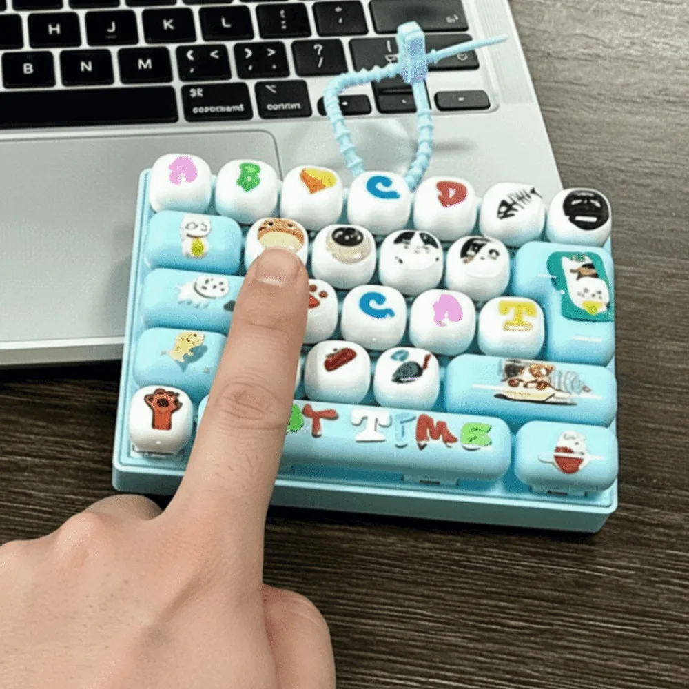 26 Keys Layout Keyboard Fidget Cute Cartoon Lightweight Backpack Key Chain Pendant Portable Mini Size Mechanical Keycap Clicker