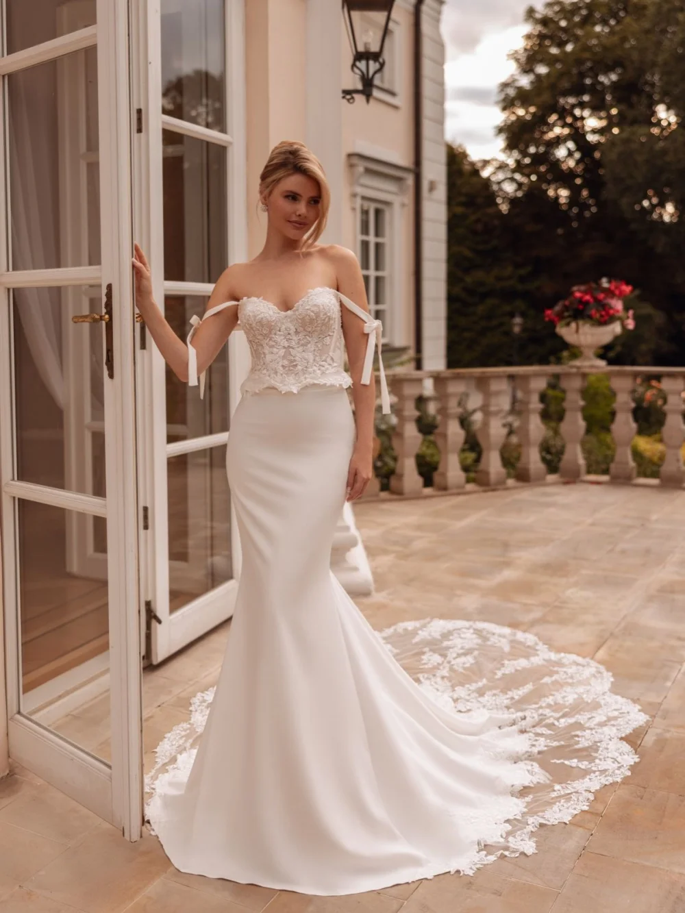 Abito da sposa elegante avorio con applicazioni in pizzo Attraente abito da sposa con scollo a cuore Abiti personalizzati con spalle scoperte per la sposa