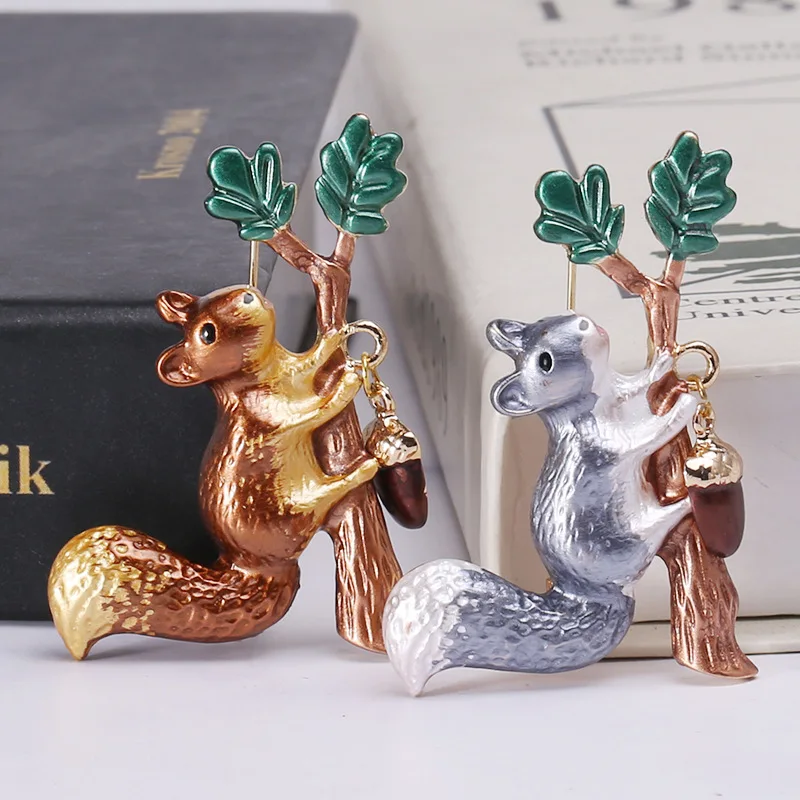 Broches tendance et mignonnes en émail, motif écureuil marron-gris sur branche et pomme de pin, pour la mode unisexe, bijoux, cadeau, fête, bureau, décoration