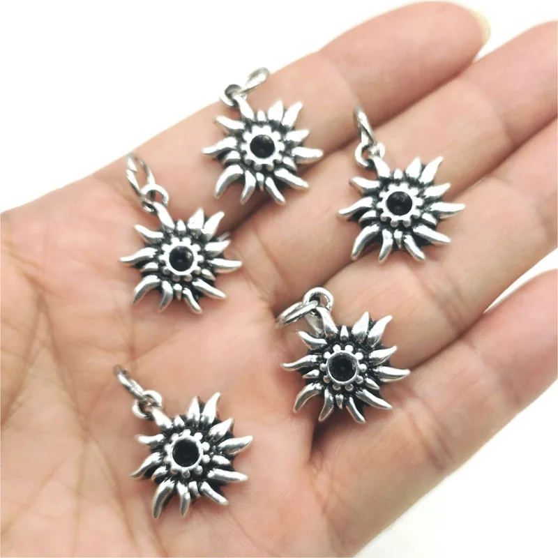 5pcs/Lot Antique Silver Small Flower Pendants Necklace Accessories DIY Edelweiss Charm Making Matching Jewelry Wholesale Finding