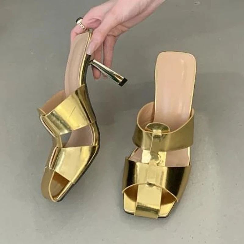 

Модные брендовые плетеные тапочки на тонком каблуке с квадратным носком, женские летние новые золотые шлепанцы, женские элегантные туфли для вечеринок на высоком каблуке