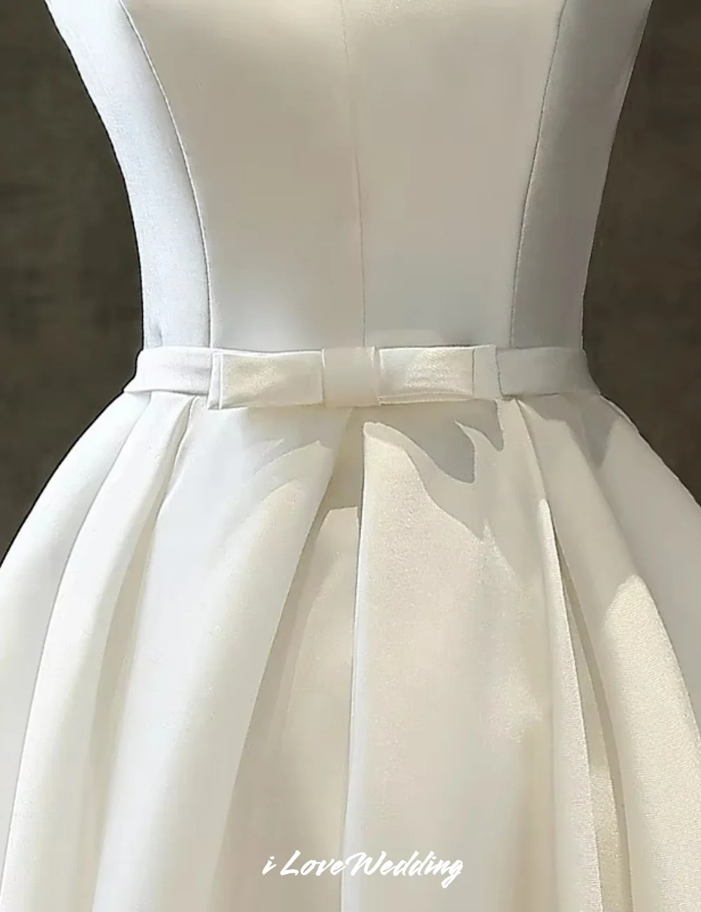 Branco com decote em v vestidos de baile cetim sem mangas arco vestido de baile plissado aberto volta criss-cross chá-comprimento vestido 2025 personalizado