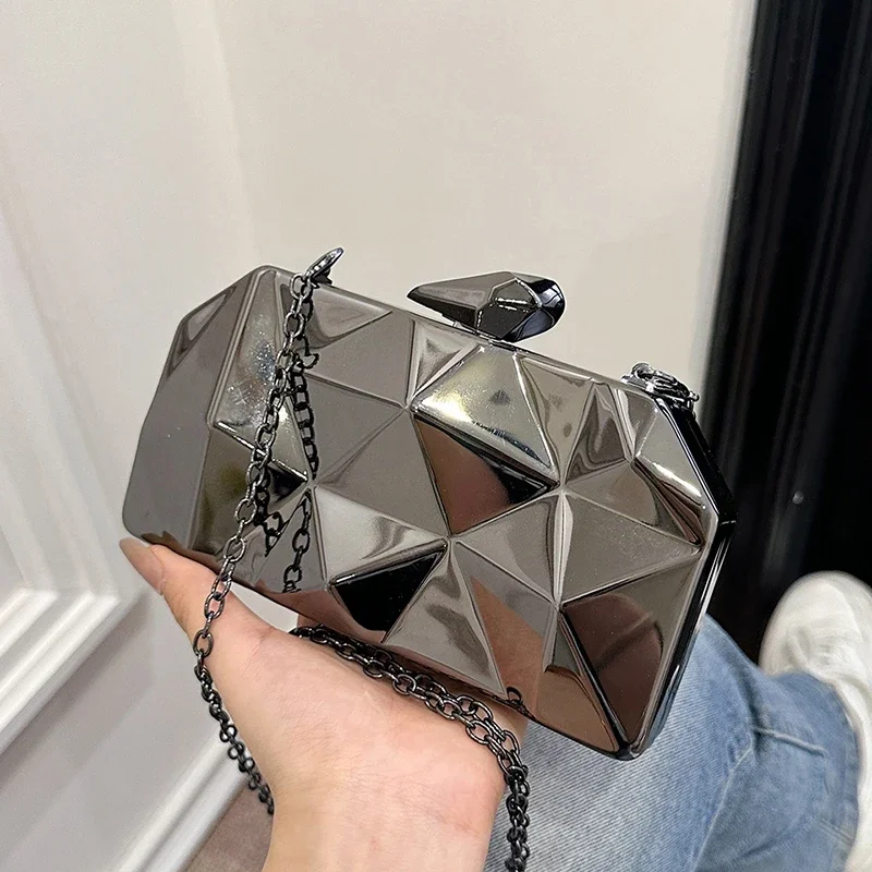 

Modern Minimalist Leather Shopper Bag - Spacious Crossbody Tote With Retro Textured Finish And Luxury Gold Hardware Accents