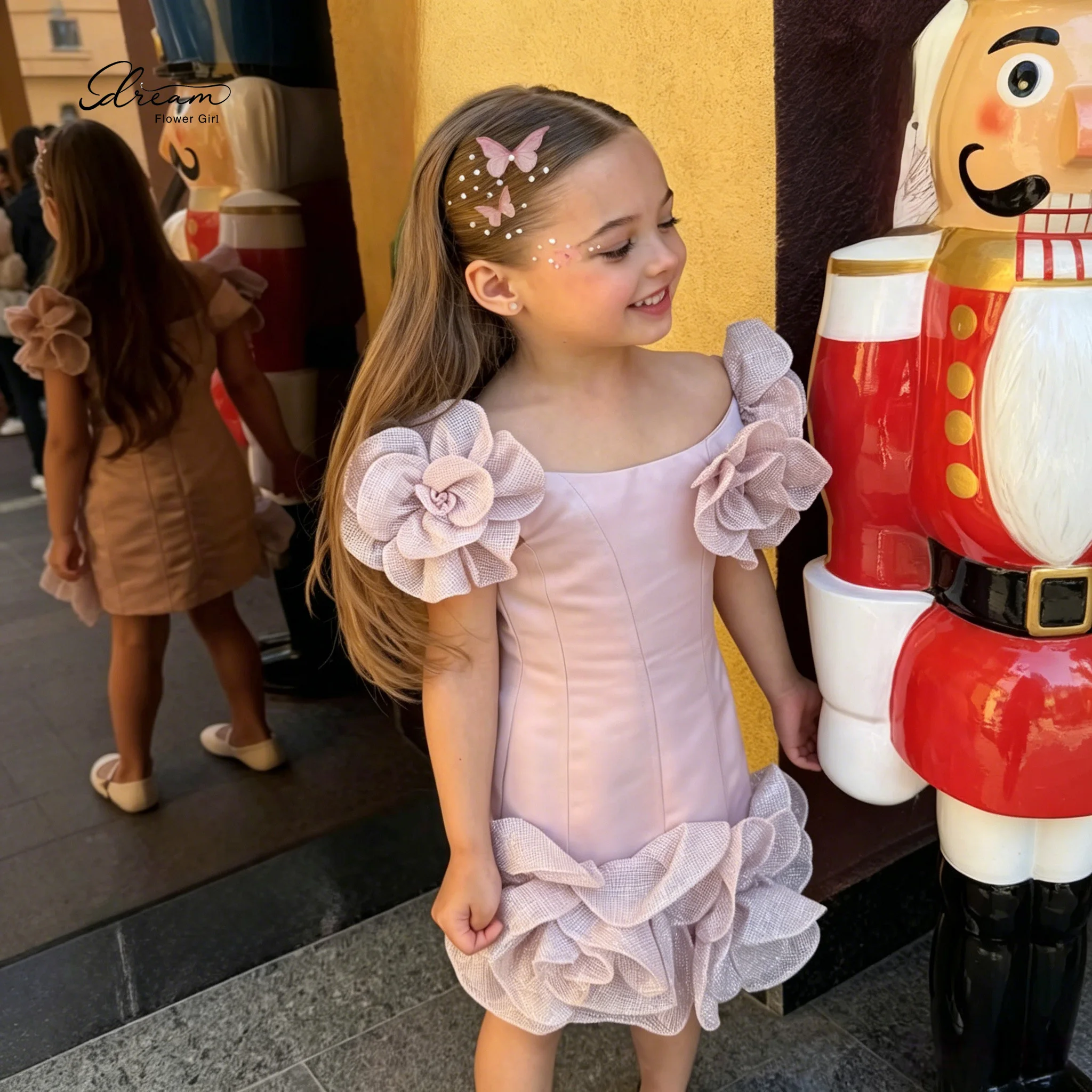 

Elegantly Custom-Made Pink Formal Dress for Girls Princess Style Knee-Length Featuring Petal Sleeves and a Lace-Trimmed Hem