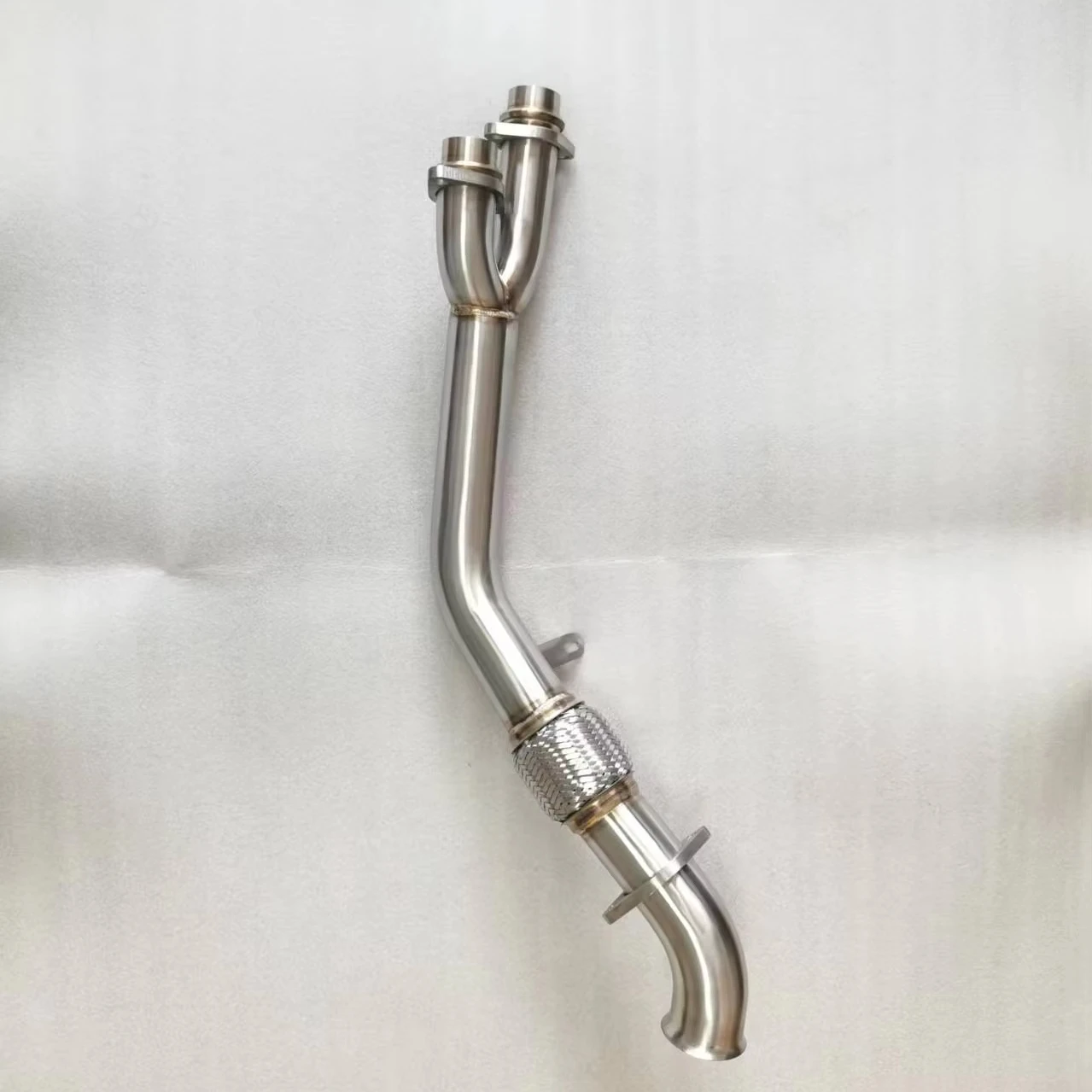 

Exhaust Downpipes for B MW E39