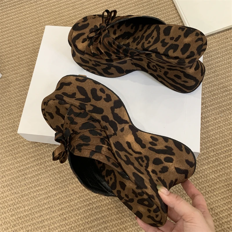 

Eilyken/летние женские шлепанцы на платформе с леопардовым принтом и узлом-бабочкой, модные вечерние шлепанцы на высоком каблуке с открытым носком