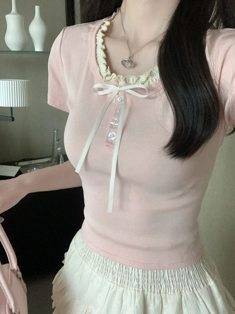 Top Estivo da Donna con Colletto Aperto e Nodo Rosa, Aderente, Creativo con Dettagli a Contrasto, Elegante per il Lavoro