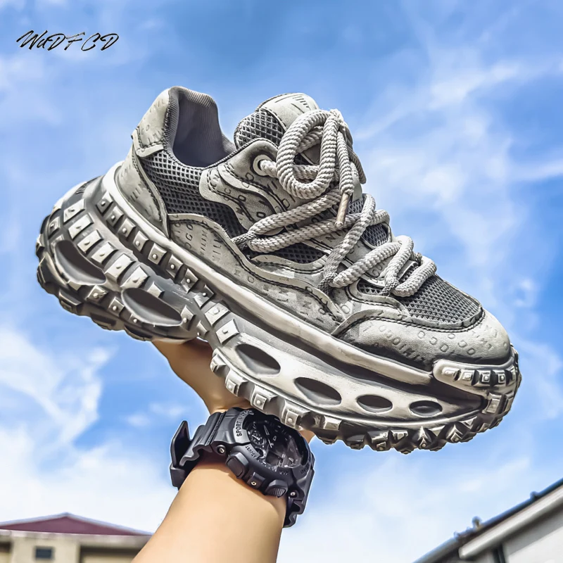 أحذية رياضية مكتنزة للرجال مصممة بإطارات أحذية رياضية عصرية كاجوال من القماش الجلدي قابلة للتنفس الارتفاع زيادة منصة أحذية الصالة الرياضية