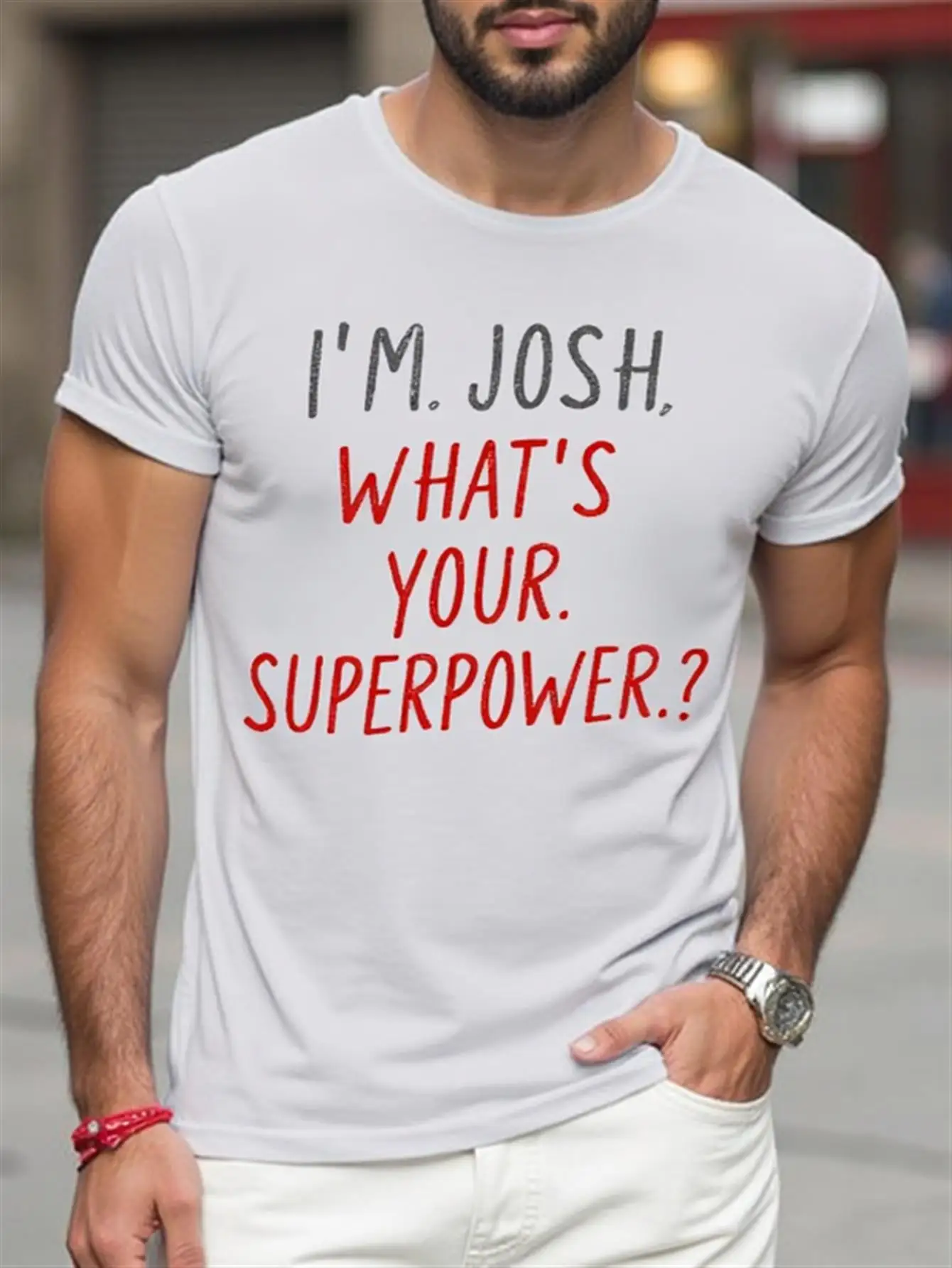 Camiseta de hombre con el diseño: Soy Josh, ¿Qué es tu superpotencia? Camiseta transpirable con cuello redondo con letras rojas audazas y diseño geométrico, corte regular, mangas cortas, adecuada para uso informal al aire libre, comodidad para todas las estaciones, idea de regalo festivo