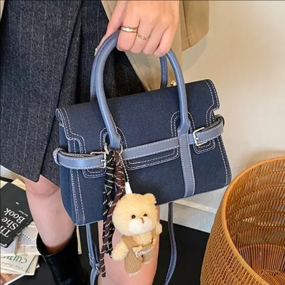 

Handbag Shoulder Messenger Bag Temperament Women's 2025 New High-end Versatile Niche Design Simple