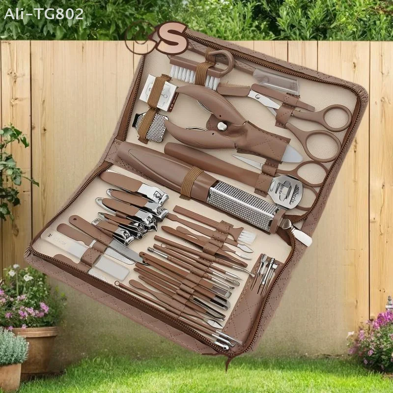 

Набор для маникюра из 42 предметов, из нержавеющей стали, с кожаным чехлом на молнии, для ухода за ногтями на руках и ногах.