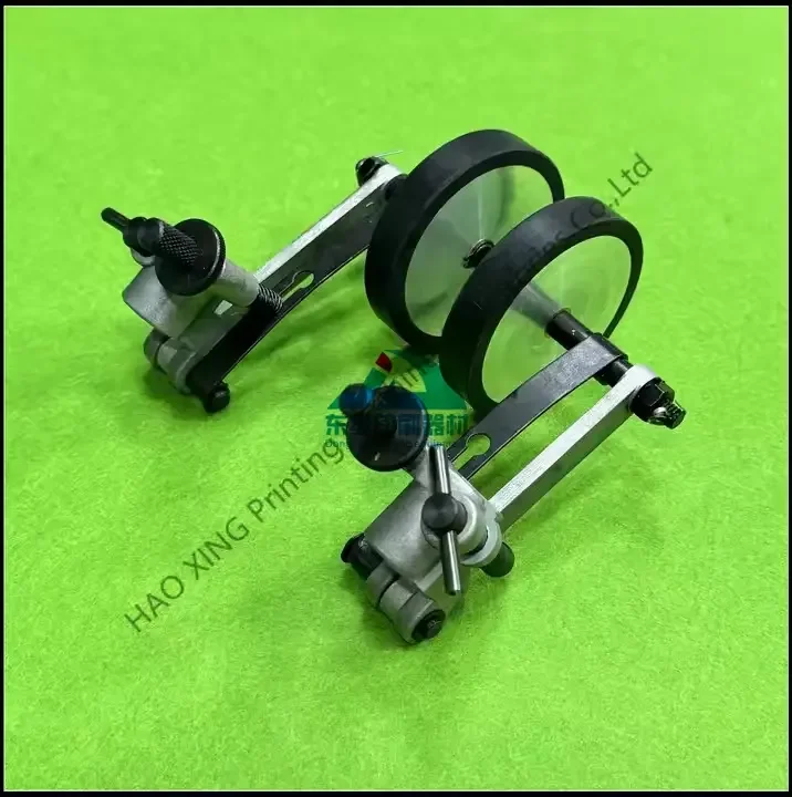 

1 пара щеток, резиновые направляющие для подачи колеса для Mitsubishi, запасные части для офсетной печатной машины, направляющие для подачи в сборе