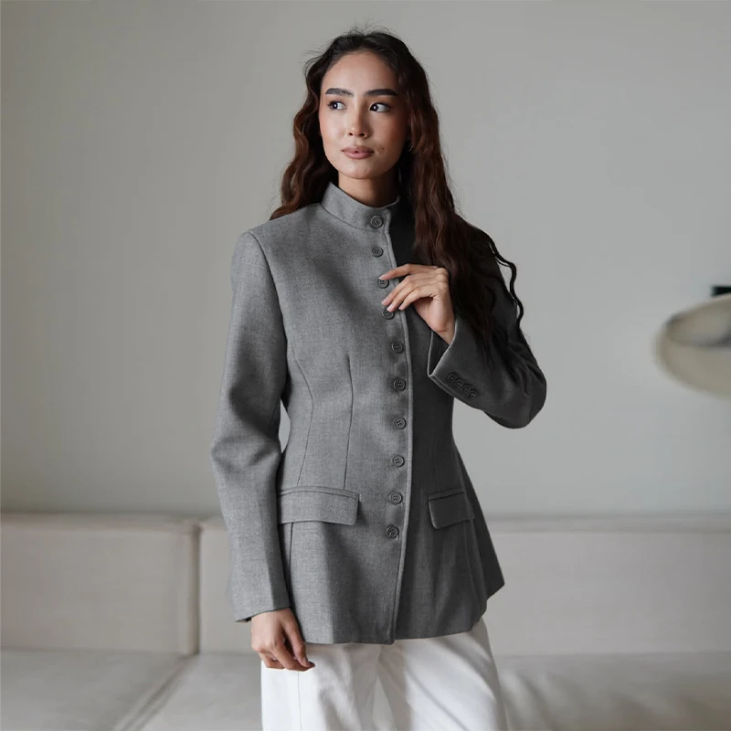 Damen-Blazer mit Stehkragen und Taillenbetonung, elegant, langärmelig, einreihig, schmal geschnitten, schicke Bürojacke – Detail 26