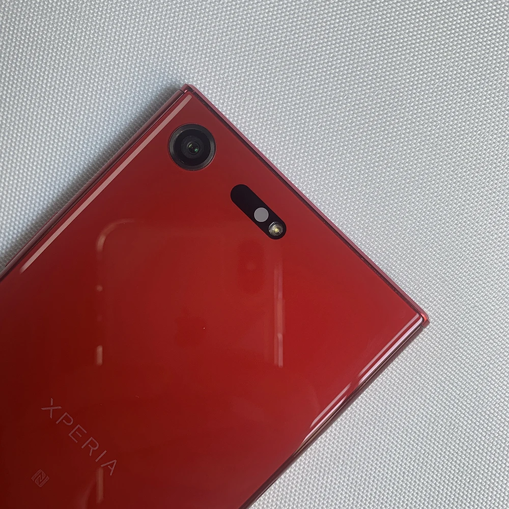 Sony Xperia XZ Premium G8141 5.5 Inch 4GB 64GB 19MP Rear Camera