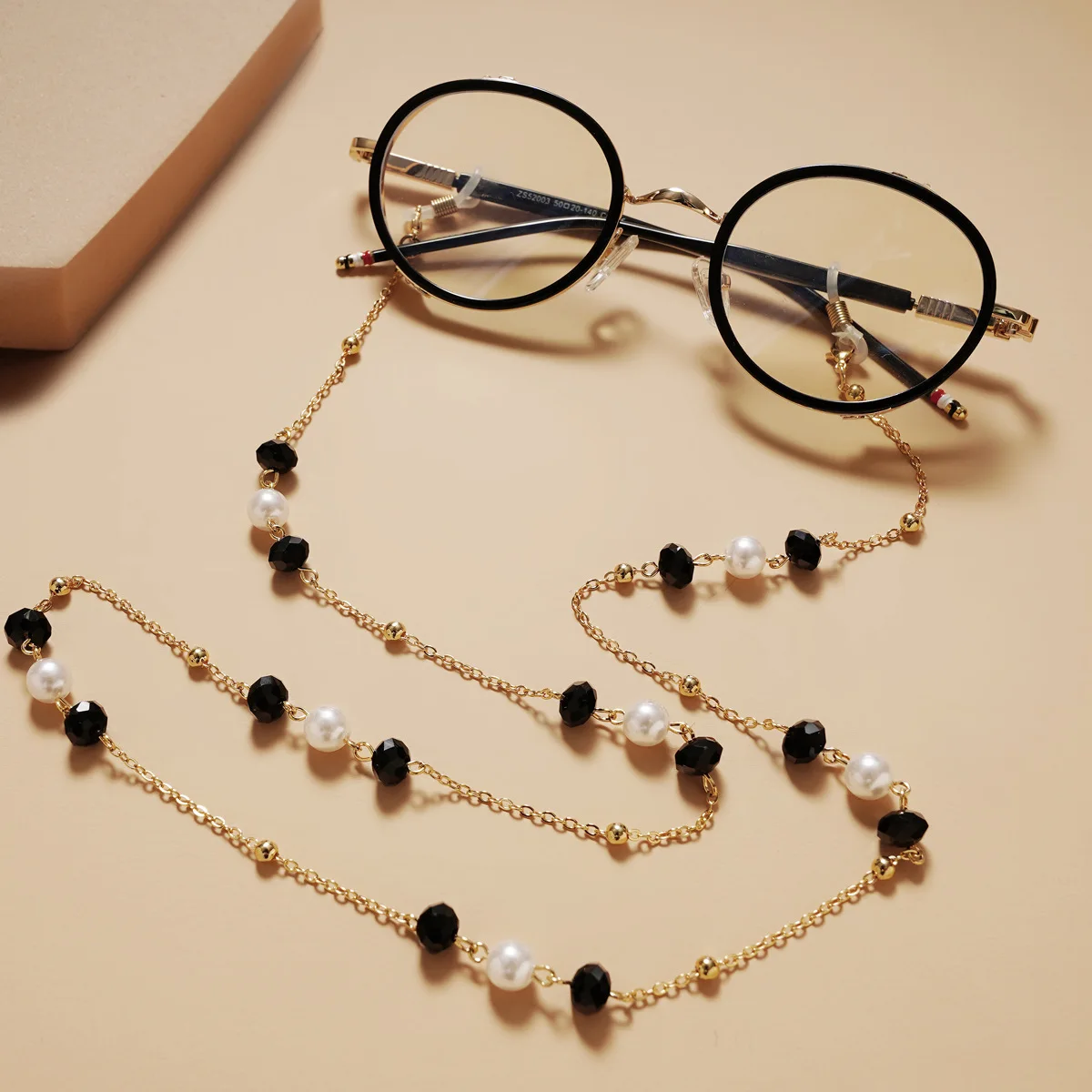 

Hanging Neck Glasses Chain Anti-lost Lanyard Chains Retro Pearl Crystal Beaded Necklace Eyeglasses Cord