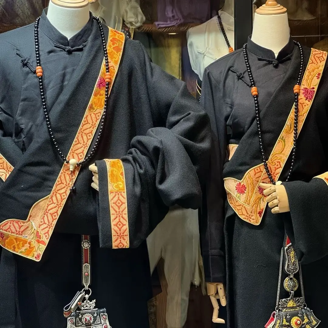 男性と女性のチベットパフォーマンス服シングルチベットローブ