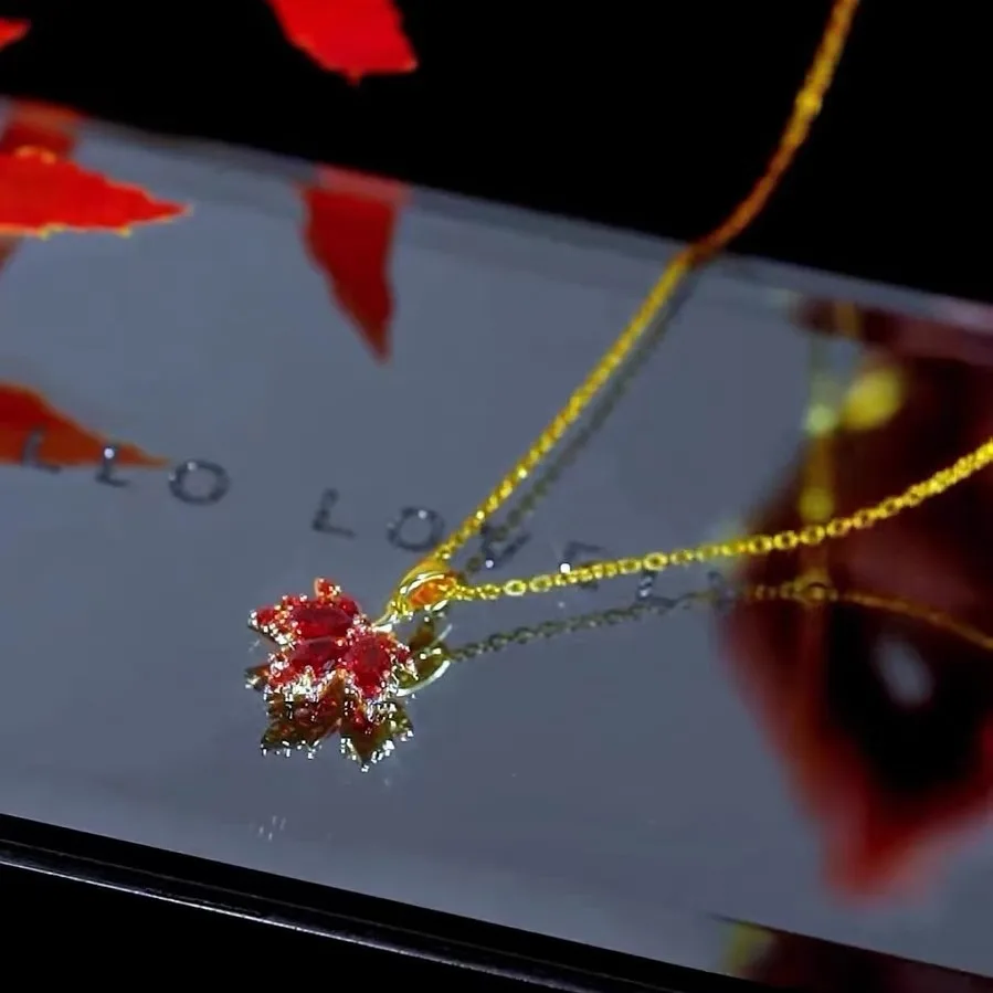 New Sight Crystal Red Maple Leaf Charm Pendant&necklaces for Women Fashion Brand Jewelry Delicate Zirconia Chain Necklaces