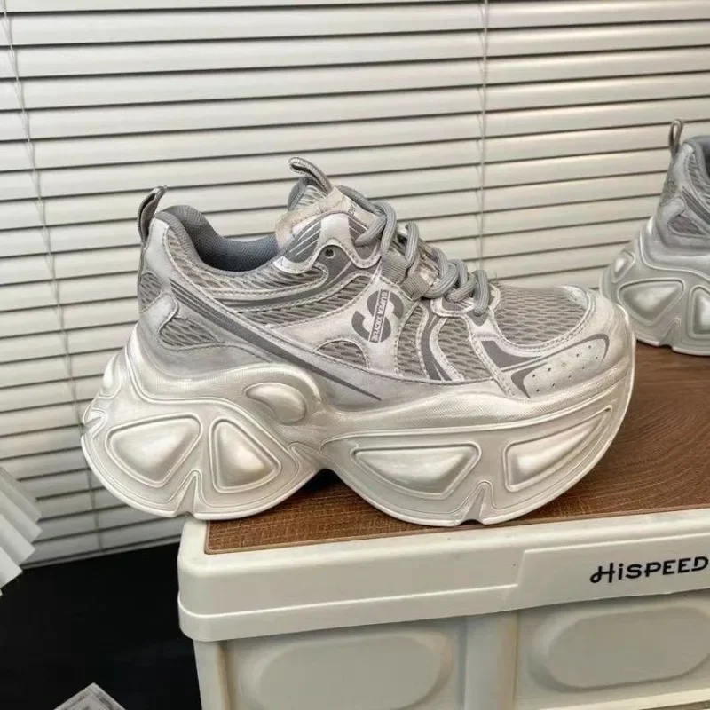 أحذية رياضية نسائية على الموضة 35-40 للتنقل في الفصول الأربعة أحذية كاجوال برباط شبكية قابلة للتنفس أحذية فردية سميكة القاع #4