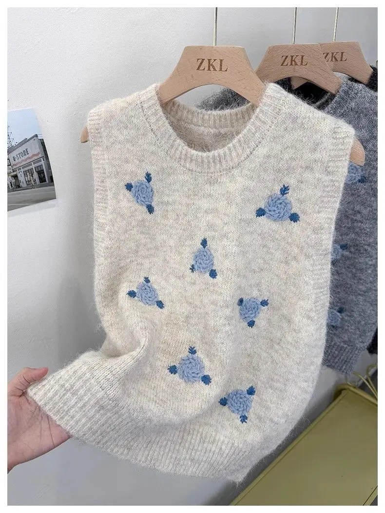 เสื้อกั๊กถักลายดอกไม้สีเทา คอกลม แขนกุด สำหรับผู้หญิง ฤดูใบไม้ร่วงและฤดูหนาว ปี 2025