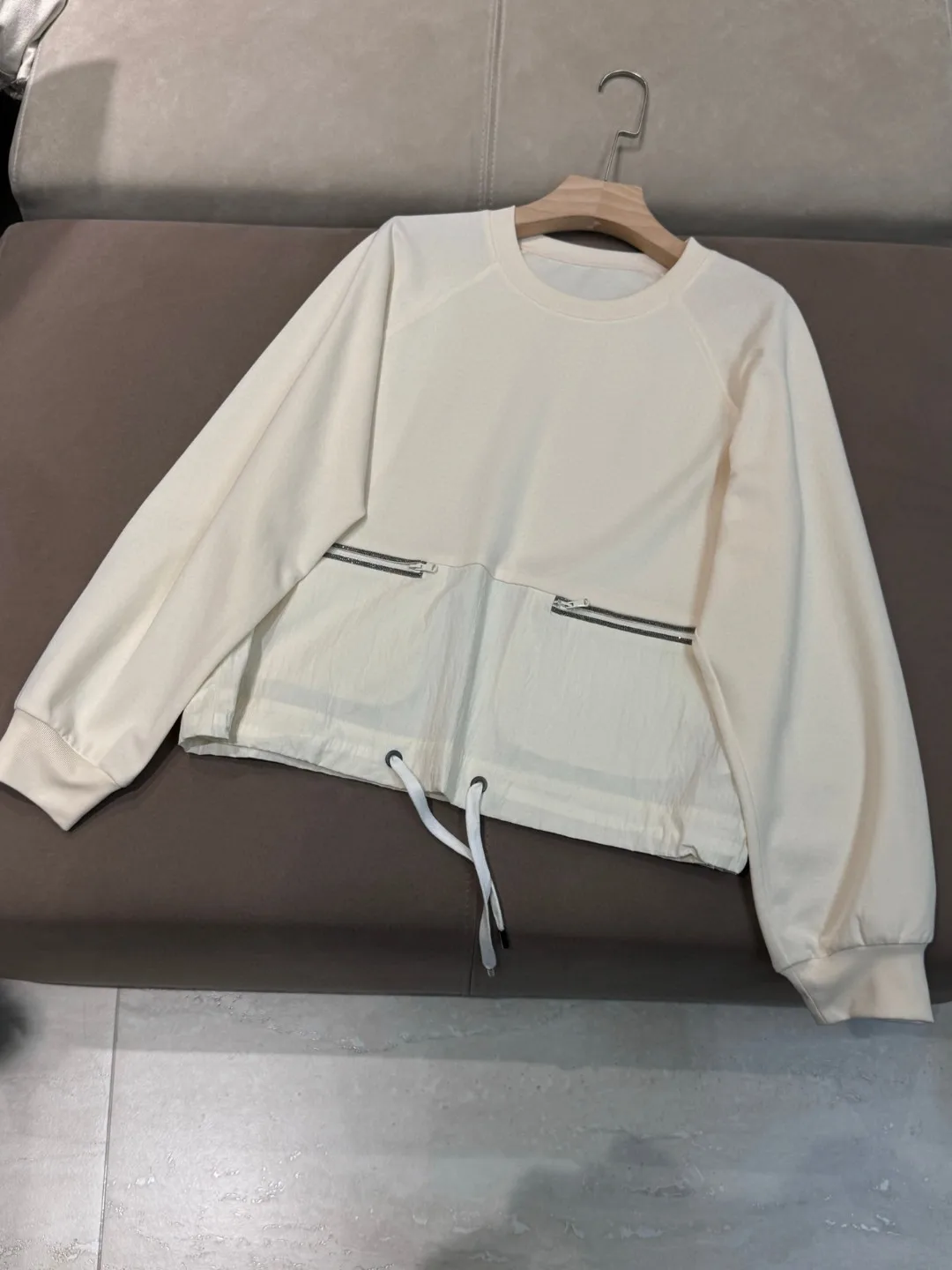 Spring women's round neck long sleeved casual sweatshirt