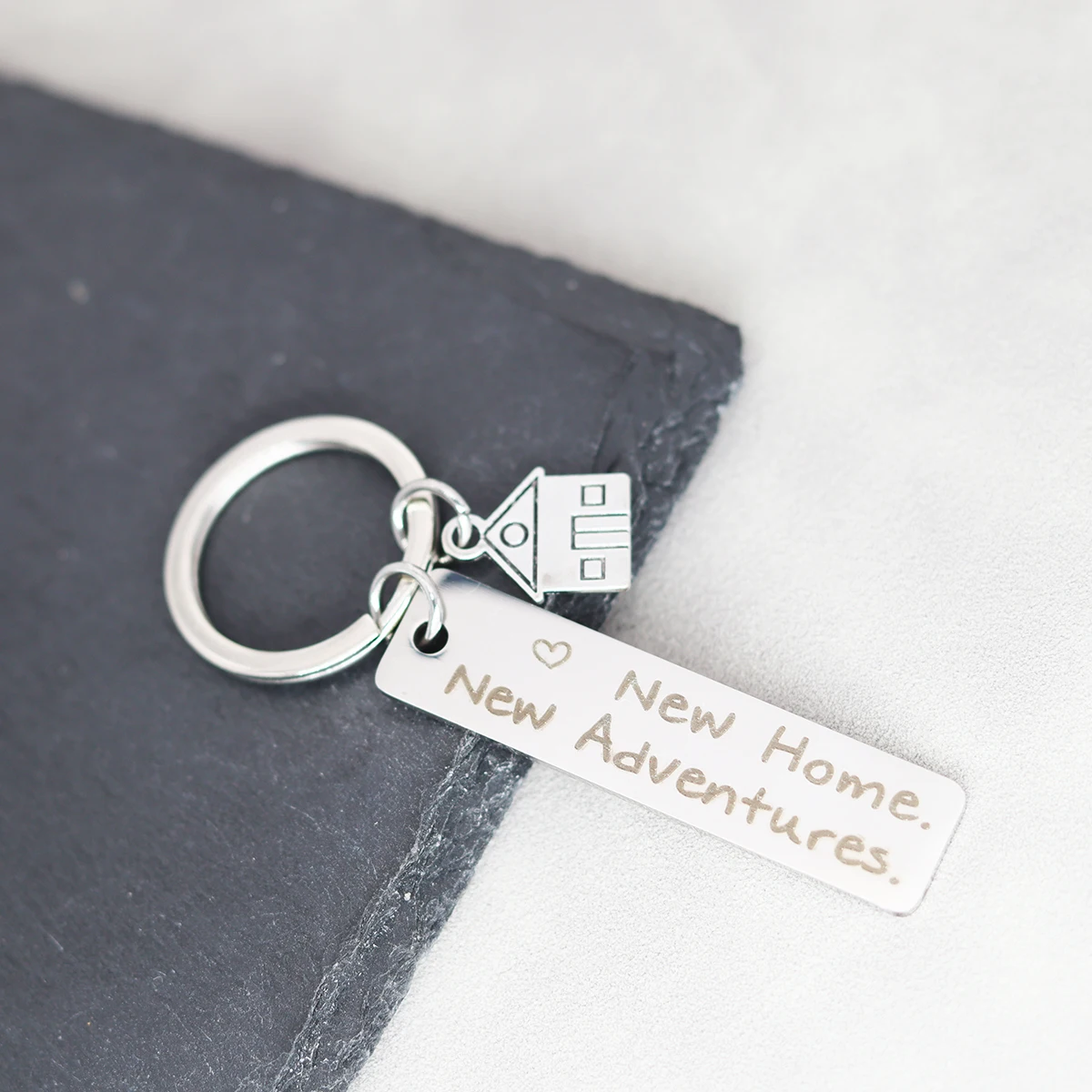 2023 New Home New Adventures Keychain Stainless Steel Keyring House Charms Engrave Letter Key Chains Housewarming Gifts