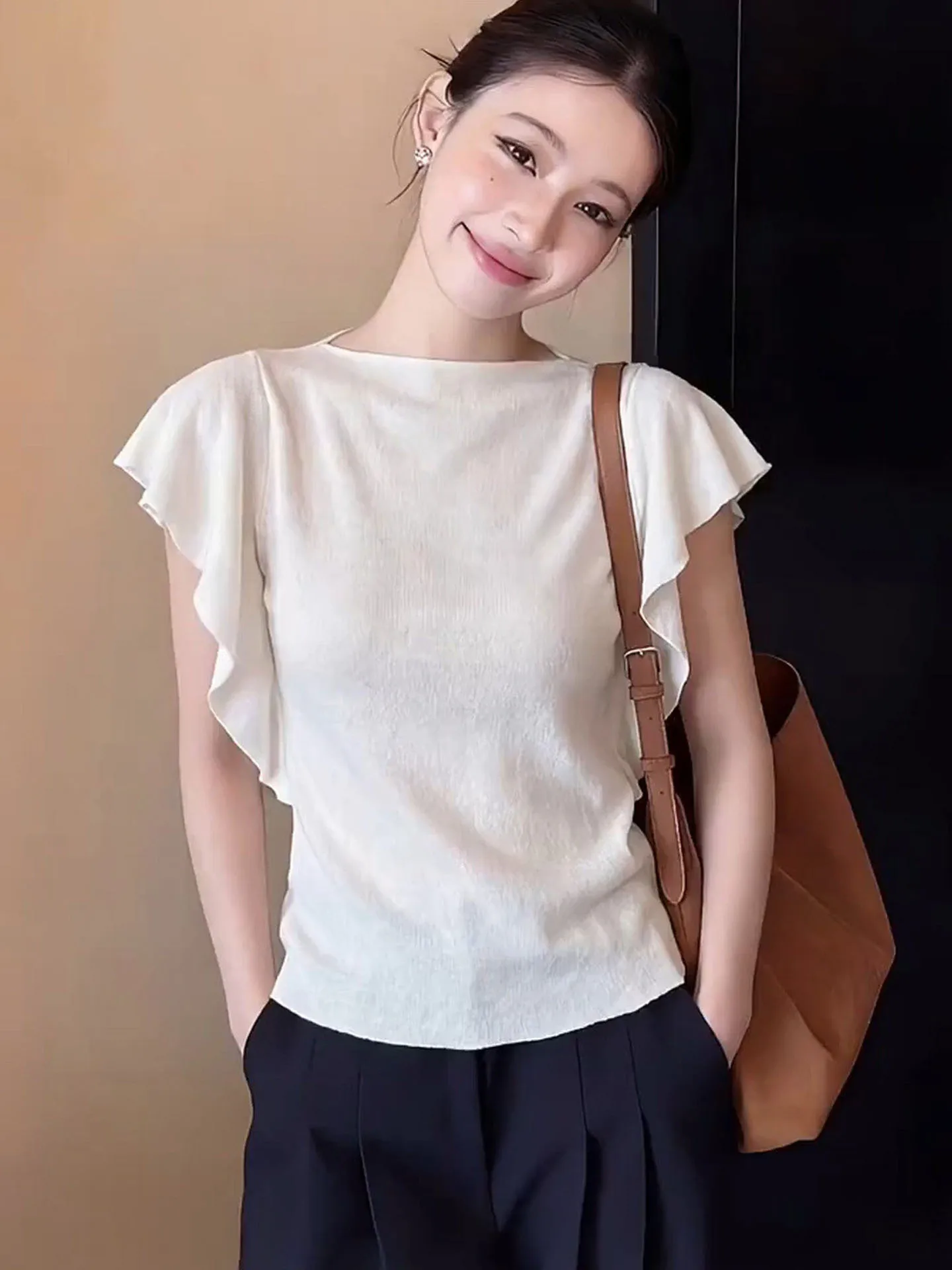 

Korean Style Soft Comfortable Knitted T-Shirt with Lace Trim Summer Top for Women Commute Fashion Straight Cut Short Sleeve