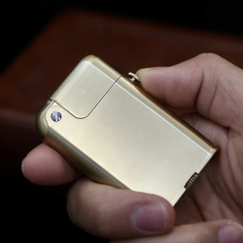 

Масло-зажигалка для выброса масла, механический полуавтоматический пресс-шлифовальный круг, классический антикварный ретро-простой креативный подарок