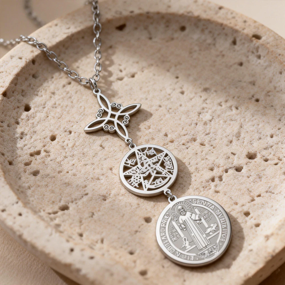 Dreifache Schutzhalskette mit Hexenknoten, Pentagramm, Tetragrammaton, St. Benedikt, Edelstahl, spirituelles Symbol, Amulett, Schmuck – Detail 3