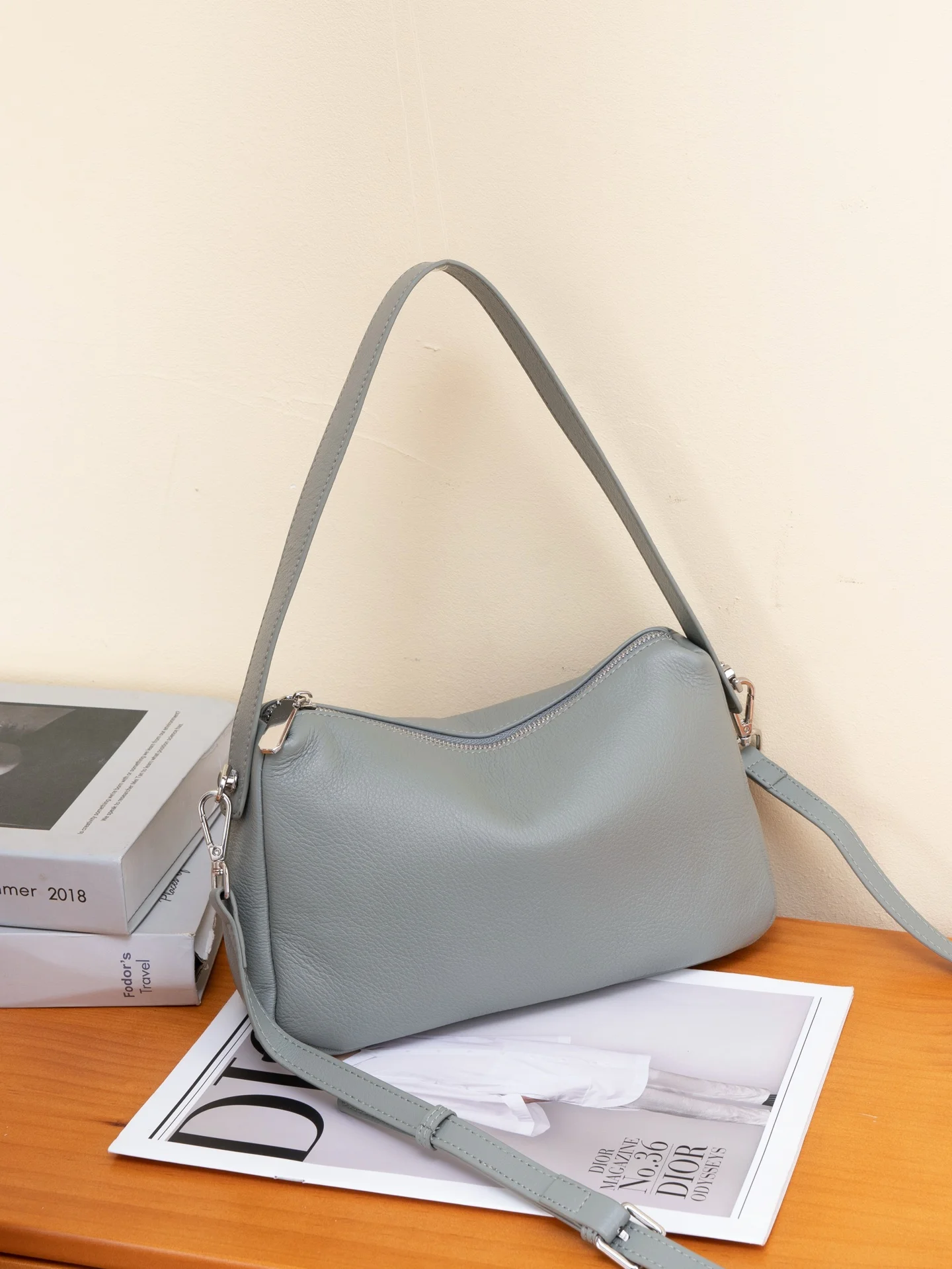 Tas Kecil Wanita dari Kulit Sapi Asli Merek Desainer Mewah Tas Jinjing Wanita dari Kulit Sapi Lembut untuk Wanita Baru