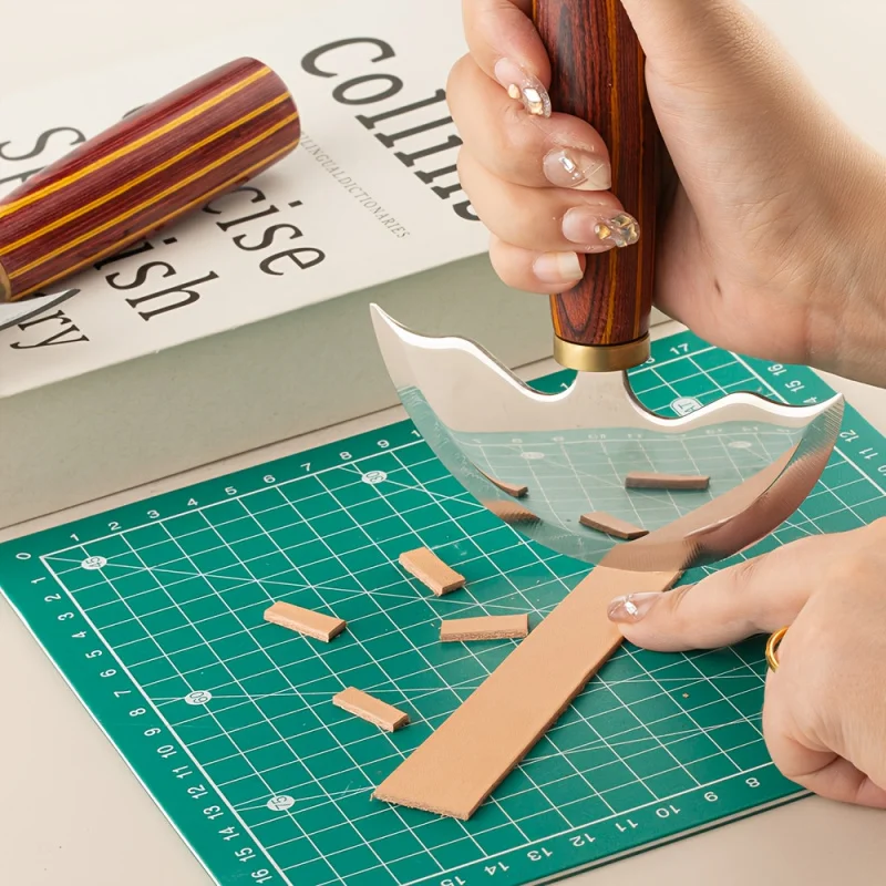 

Профессиональный нож для обрезки кожи (1 шт.) - углеродистый, острый, для рукоделия из кожи, подходит для резки кожи.