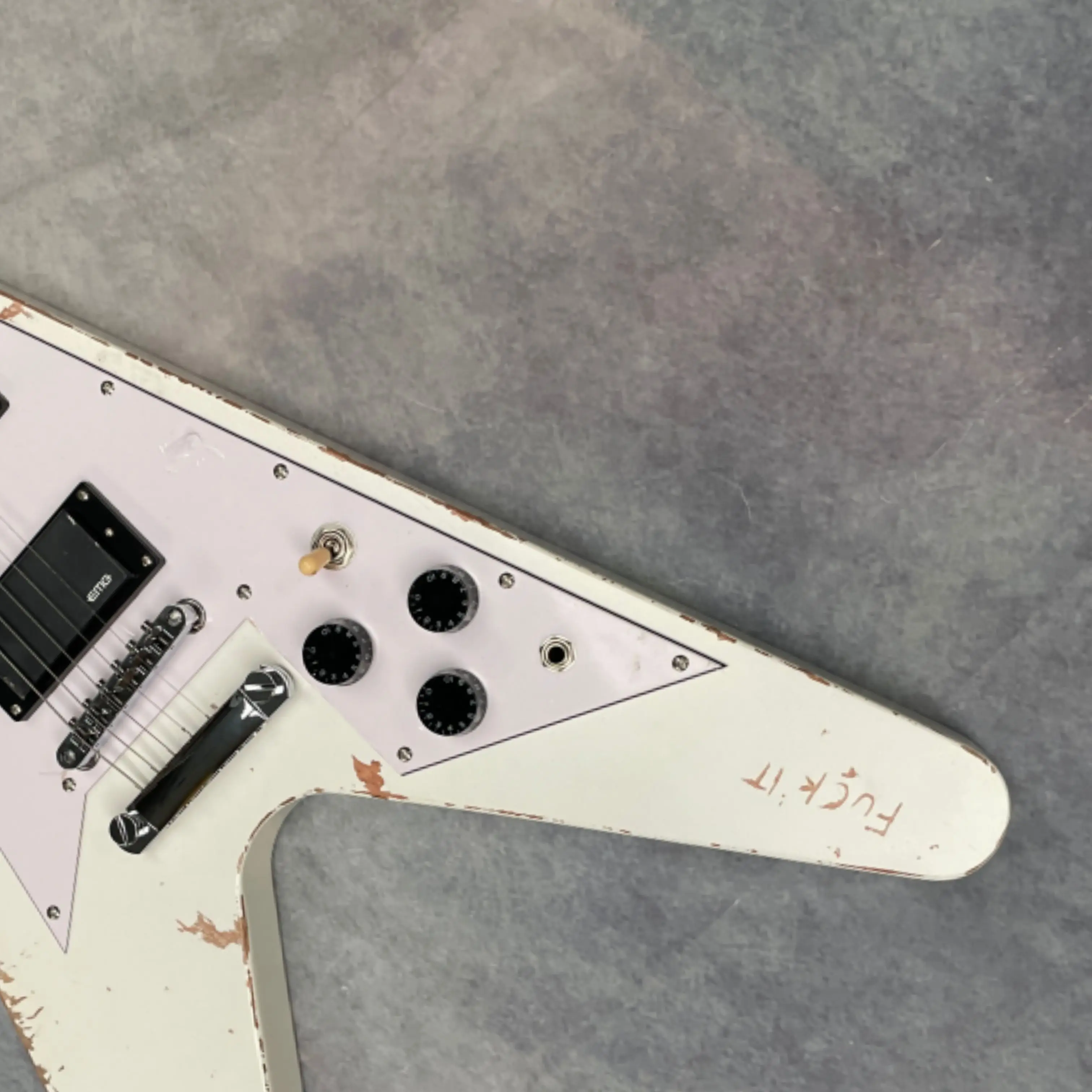 Vintage White Distressed Electric Guitar, HH Pickups, 3 Control Knobs, Solid Mahogany Body Guitars, Heavy Metal Stage Guitarra