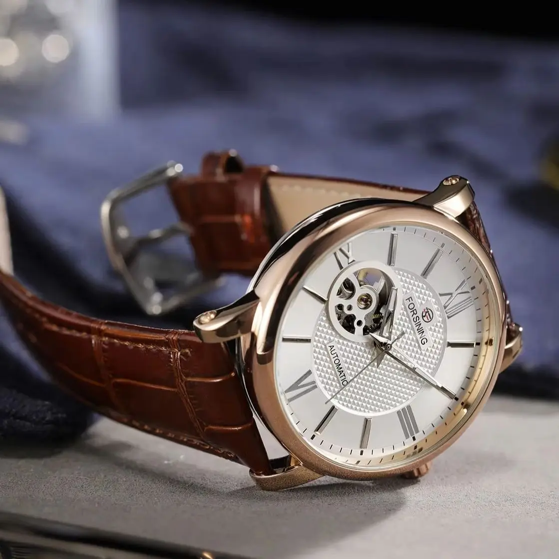 

Модные минималистичные автоматические часы для мужчин с люминесцентными стрелками, роскошные механические часы-скелетоны с кожаным ремешком Forsining