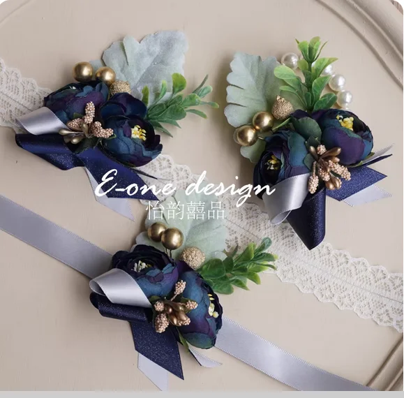 Weimeisen is the wedding bride, groom, bridesmaid, best man, father and mother simulation corsage, bridesmaid's wrist flower, me