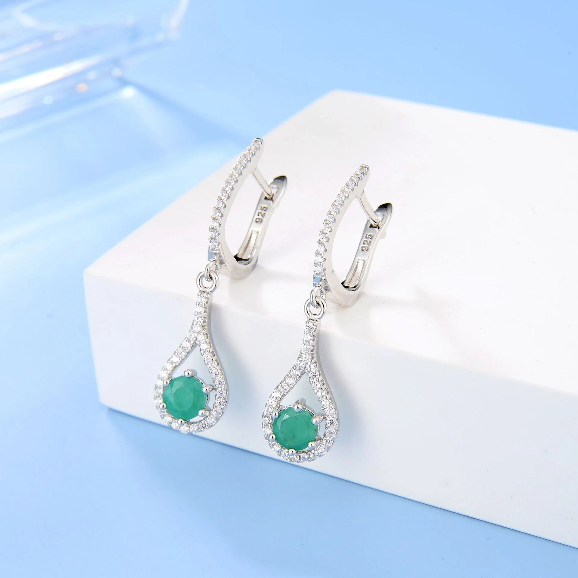 genuine Luxury brand real jewels Straight Natural Stone Fashion Personalized Embedding Emerald s925 Silver Earrings Earstuds hig