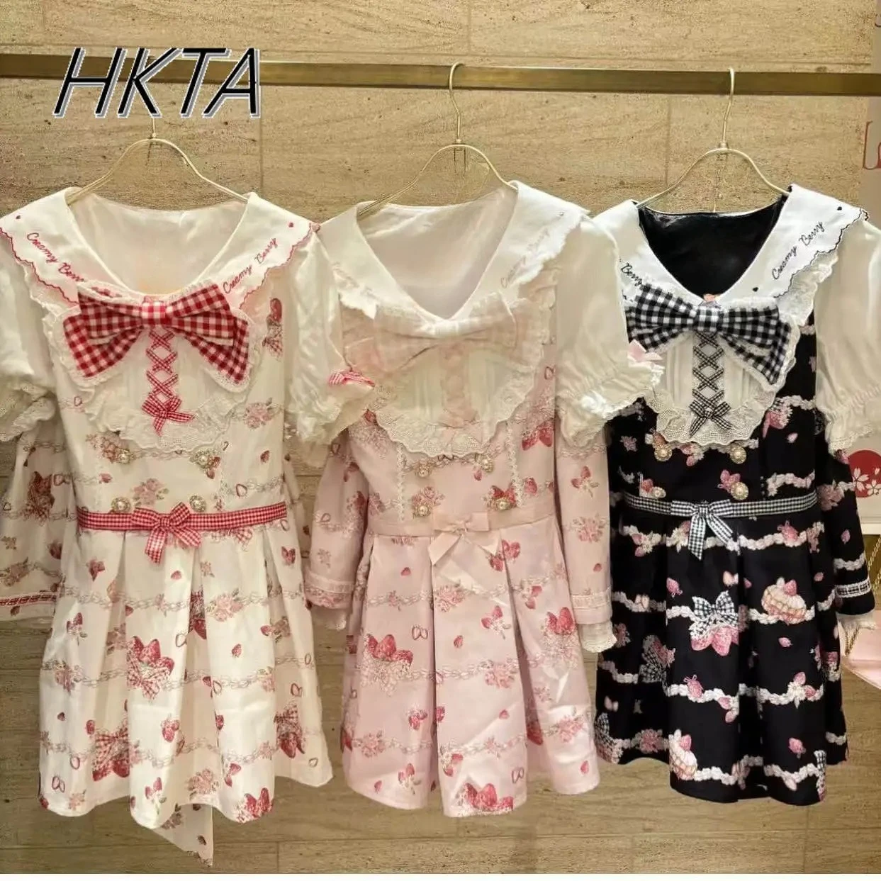 

Japanese Sweet Strawberry Bow Lace Splicing Dresses Women Kawaii Doll Collar Bubble Short Sleeve Dress Shorts Two Pieces Sets