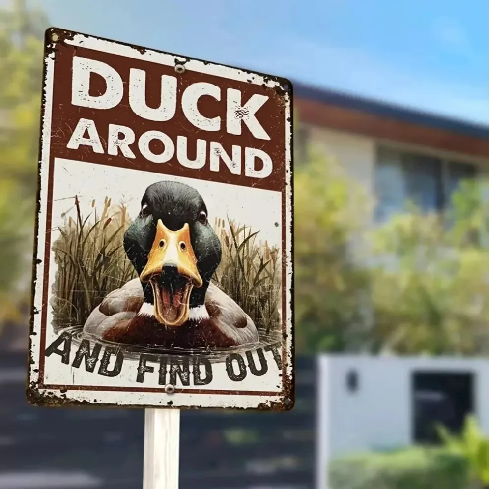 علامة تحذير مضحكة على شكل بطة عتيقة - ديكور معدني ريفي مع "بطة حولها والعثور عليها" | لهجة المزرعة الملتوية للمنازل والشرفات #2