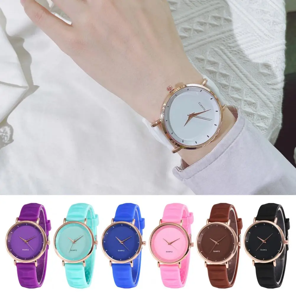 Jelly Color Couple Watch Colorful Silicone Strap Quartz Watch for Ladies with Round Dial High Accuracy Timepiece for Wear Dating