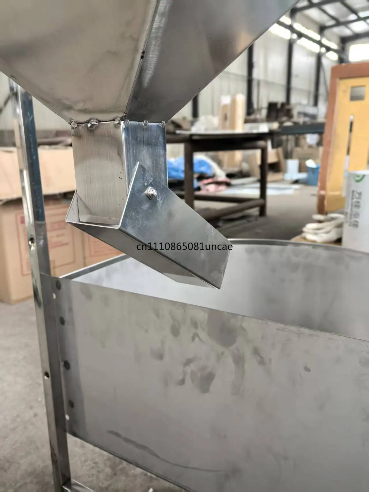 

20L Stainless Steel Automatic Timed and Metered Large-Capacity Horse Feeder, Smart Horse Feeding Machine