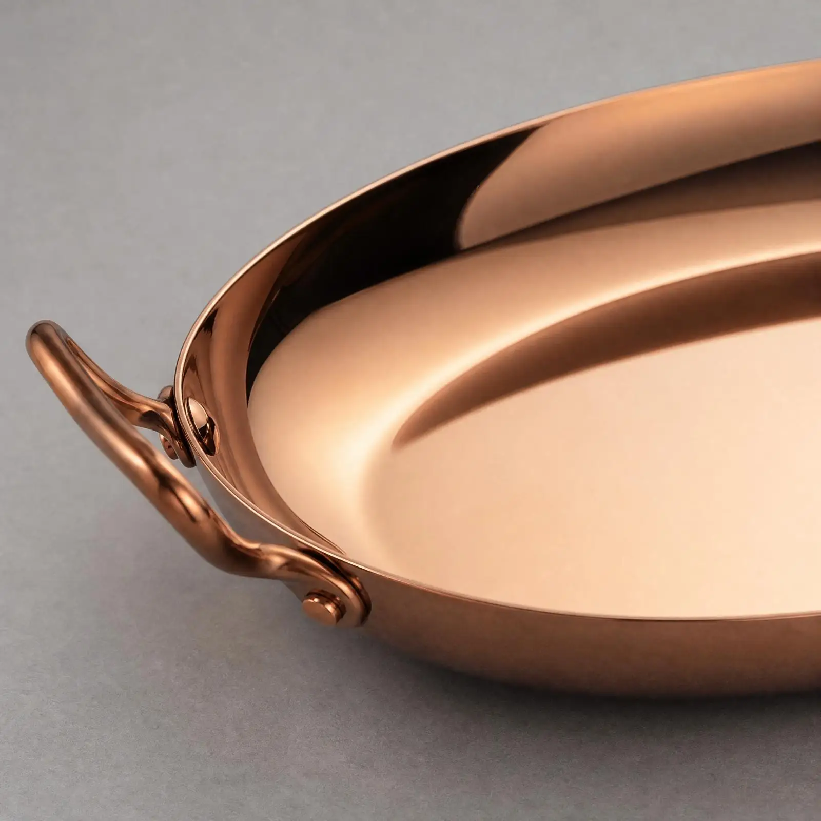 Rose-Gold Oval Serving Dish Polished Oval Dish with Side Handles Food Grade Dishware for Steak Plating, Entertaining, Family