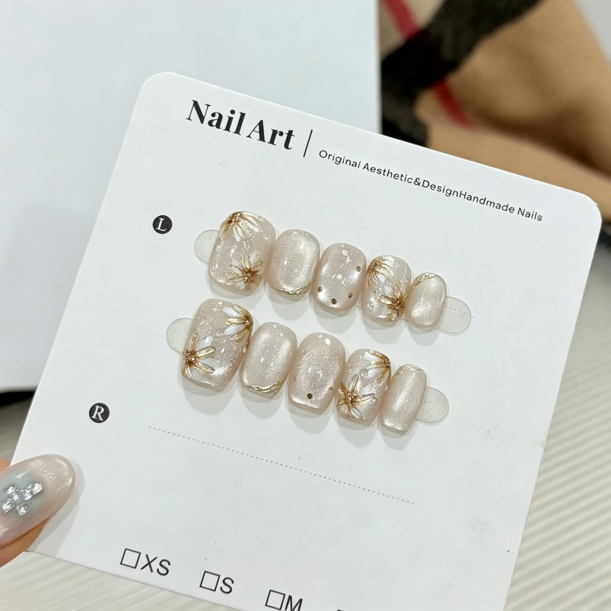 

10pcs Daisies with Gold Edging Handmade NailsSparkling Cat-Eye Press on Nail Short Square False Nail for Women&Girl Fake Nail