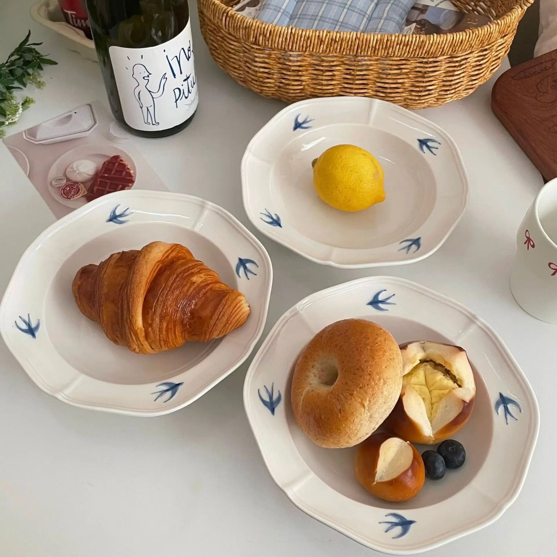 

8inches Hand-Painted Ceramic Dessert Plates Cute Bread Cake Salad Plate Breakfast Tableware Kitchen Supplies Round Dinner Dishes