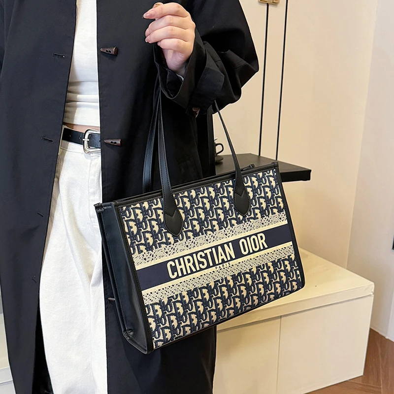 Torebka damska Couture Heritage, luksusowa, skórzana, w stylu vintage, wysokiej klasy.