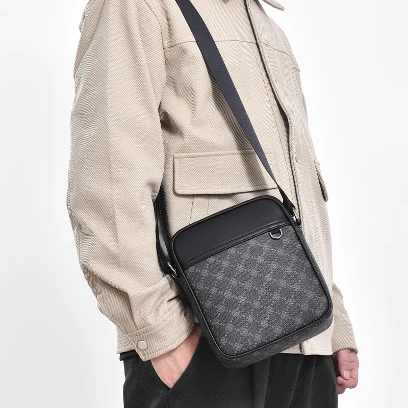 new Men's Casual Large Capacity Printed Single Shoulder Crossbody Bag Outdoor Portable Bag Fashionable Color Block Leisure Bag