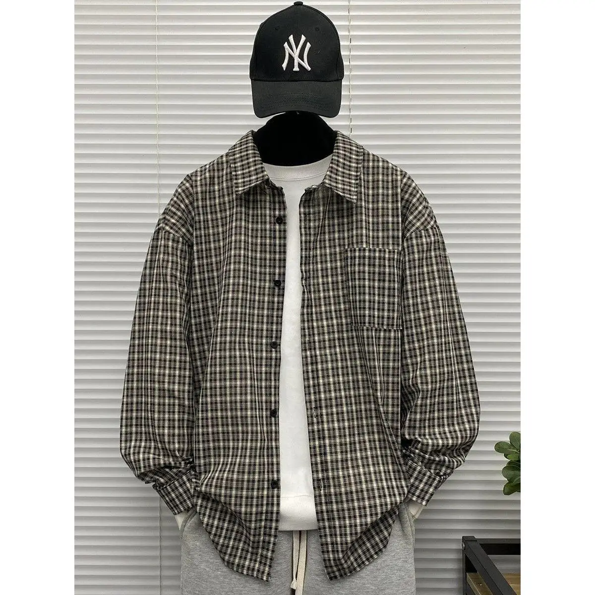 

Повседневная рубашка в клетку с длинными рукавами для мужчин, весенне-осенняя молодежная свободная модная верхняя одежда, модное пальто на пуговицах